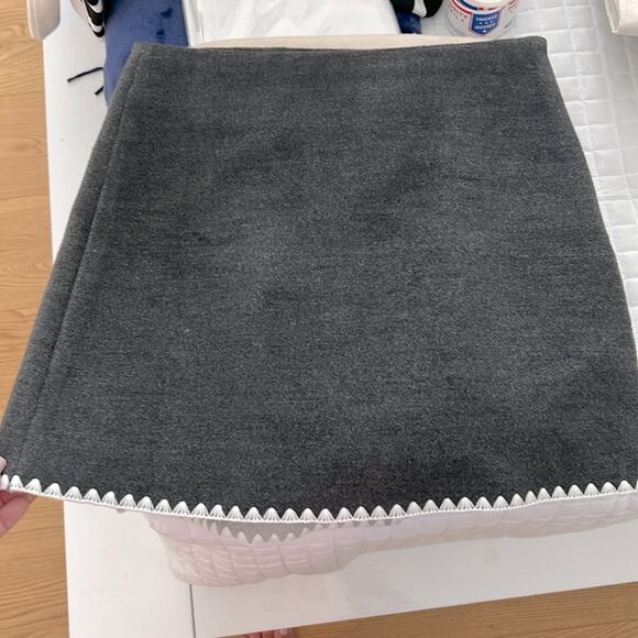 NWT FALL 2025! COMMENSE gray felt mini skirt white t… - Picture 6 of 6